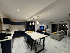 Microwave, oven, stovetop, dishwasher - Rendez-vous à St-Martin - Balcon sur le Bleu (Saint-Martin)