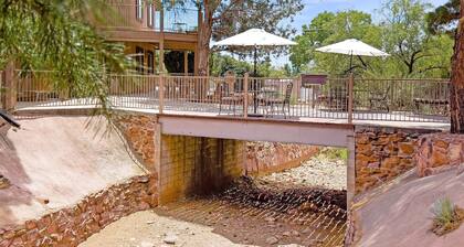 Sedona Cozy Condo with Pool, Walk to Restaurants, 4-Min to Hiking, Near Stores