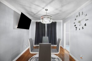 Interior - 573-Modern Pet Friendly Oasis in East Lake (Decatur)