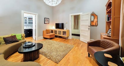 Historic Decatur Apt w/ City Square Views