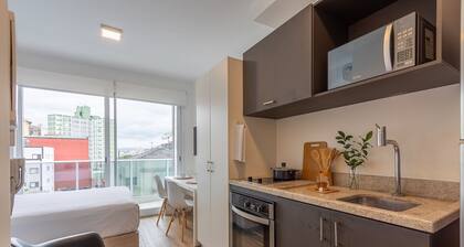 Setin Downtown Praca da Sé by Viva - Prédio completo com piscina perto de estação de metrô no Centro de São Paulo