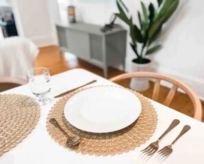 Dining - Luxury Accomodation, Footsteps from the Ocean.
 (Chester)