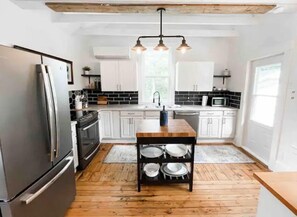 Fridge, microwave, oven, stovetop - Luxury Accomodation, Footsteps from the Ocean.
(Chester)