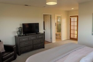 3 chambres, fer et planche à repasser, Wi-Fi, draps fournis