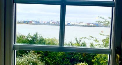 Impeccable 2-bed Apartment in London