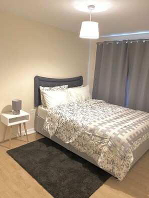 2 bedrooms, free WiFi, bed sheets - Impeccable 2-bed Apartment in London (London)