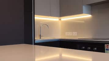 Køleskab, ovn, kogeplade, opvaskemaskine