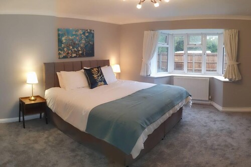 Spacious 2-bedroom Family Flat in Iver Heath