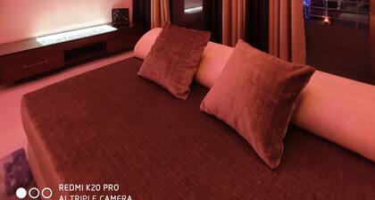 High Rise Apartment w/Parks, Badminton court, Swimming pool, Gym. Pet Friendly!