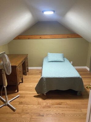 3 bedrooms, iron/ironing board, free WiFi, bed sheets - Williamsford Blacksmith Shop (Williamsford)