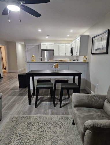 Cozy 2-bedroom house in beautiful North Rustico with WiFi, AC