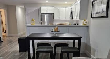 Cozy 2-bedroom house in beautiful North Rustico with WiFi, AC