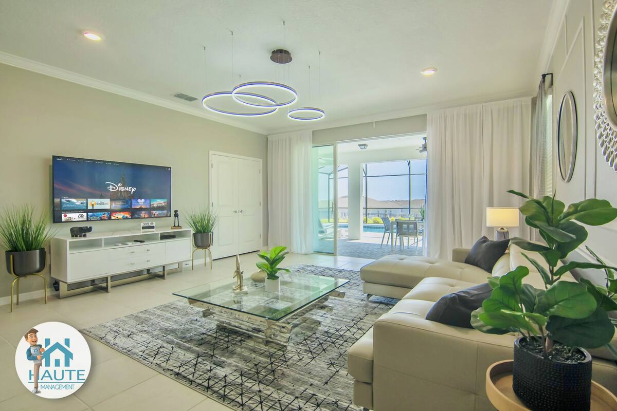 Premium House, 6 Bedrooms, Private Pool | Living area