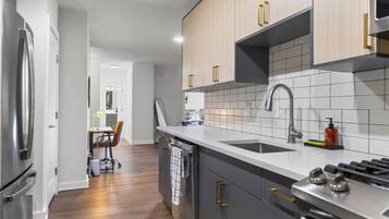 Fridge, microwave, oven, stovetop