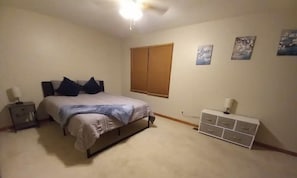 2 bedrooms, bed sheets - Central IL Homestead  (Wenona)
