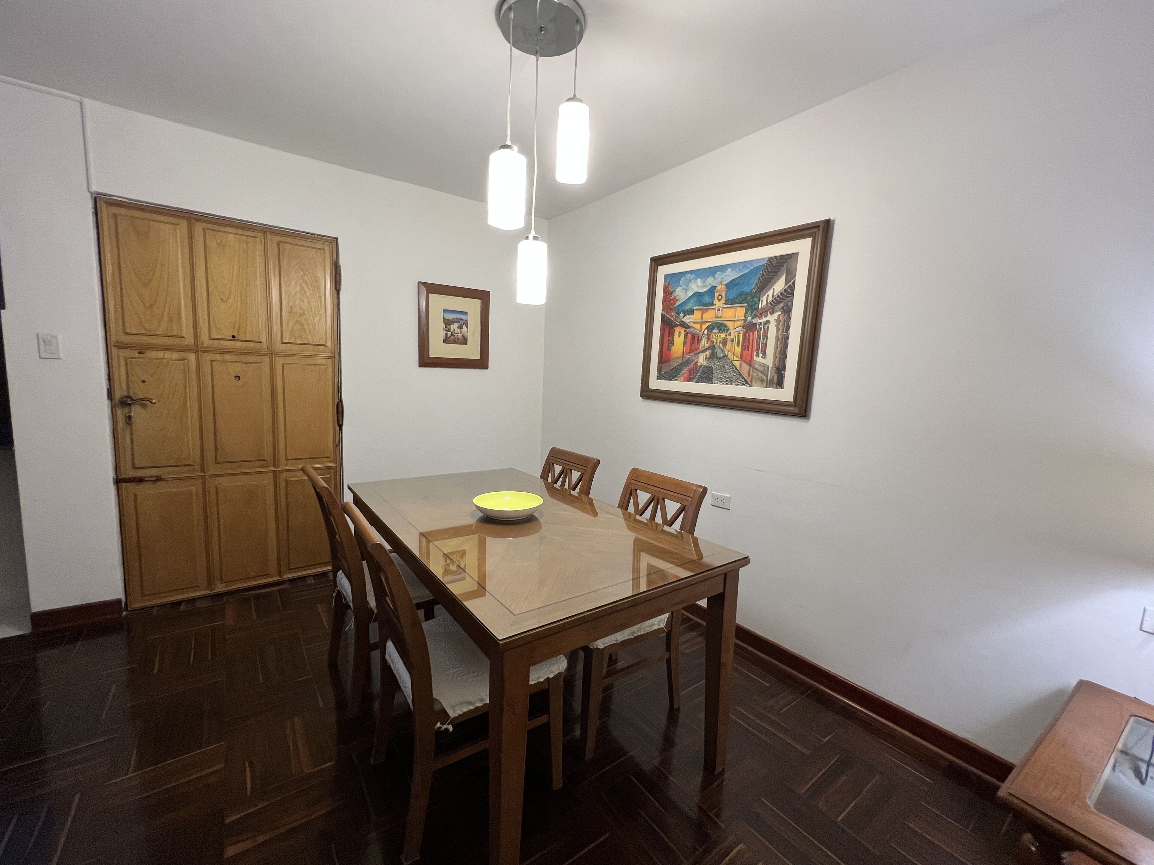 Appartement Affaires | Salle à manger