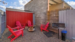 Unclassified image, 5 of 39, button - Route 66 Downtown Burgundy Bungalow w/Fenced Yard, AC, W/D, 3 Smart TVs, Wi-Fi (Williams)