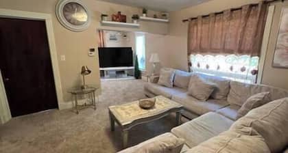 Bel apartment 4Beds/2BR with 100% Fiber internet, Bel apartment in Morningside