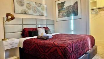 2 bedrooms, iron/ironing board, WiFi