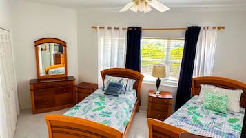 2 bedrooms, iron/ironing board, WiFi, bed sheets