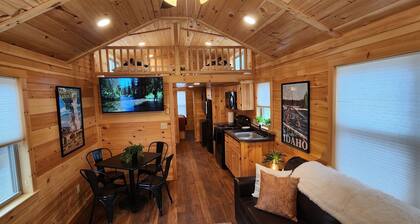 Spruce Cabin (with Loft)