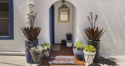 Cozy Getaway with all the Charm!