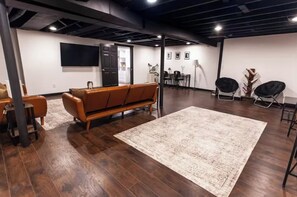 Interior - Flagship Park - 10 Mins to Everything! (Kansas City)