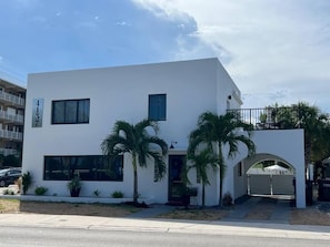 Exterior - Seaside Studio Oasis Suite#1 (Lauderdale-by-the-Sea)