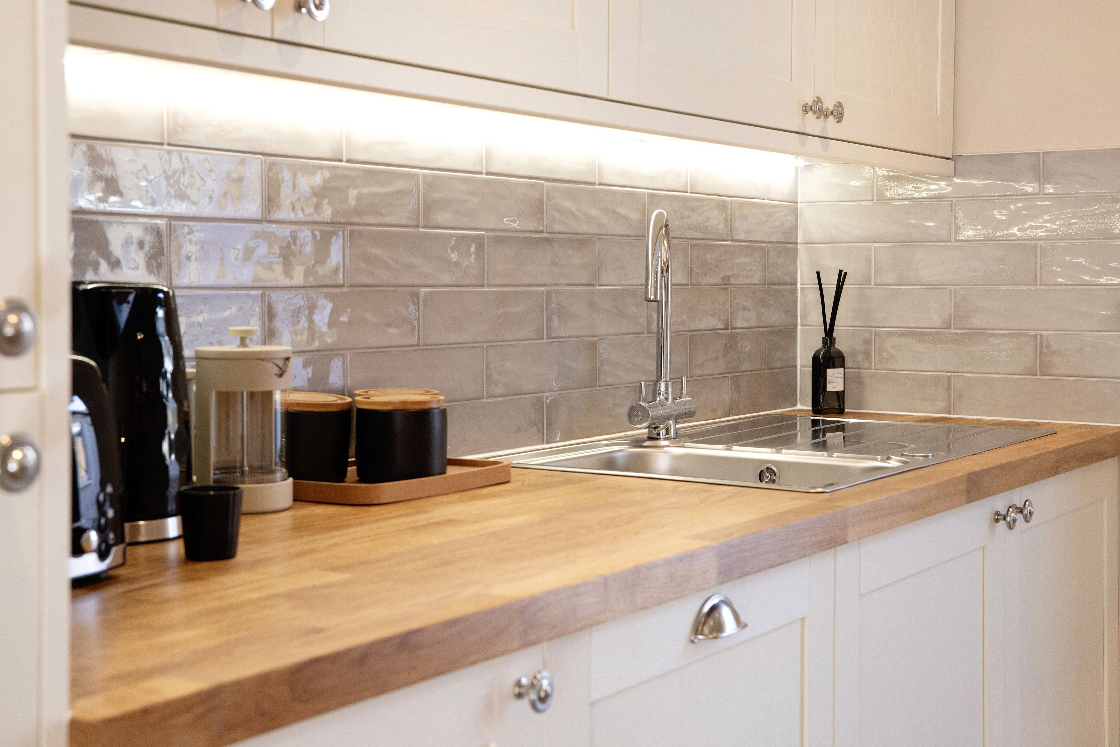 冰箱、微波炉、烤箱、炉灶