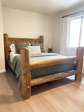 3 habitaciones, escritorio, tabla de planchar con plancha y wifi gratis 