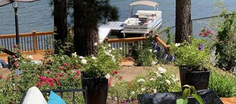 LAKEFRONT & DOCK, Fishing, 2 fire pits, Fireplace, 2 mi slopes, Tesla -Pets,