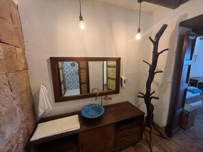 Towels, soap, toilet paper - Hotel Casa de oracion Barichara (Barichara)