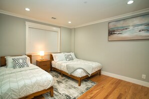 2 makuuhuonetta, silitysrauta/-lauta, Wi-Fi