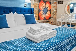 3 habitaciones, escritorio, tabla de planchar con plancha y wifi gratis 