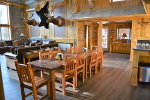 House | Living area - Elk Hollow Lodge (Saratoga)