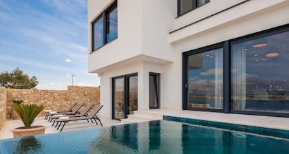 Luxury Villa Sinatra with Pool
