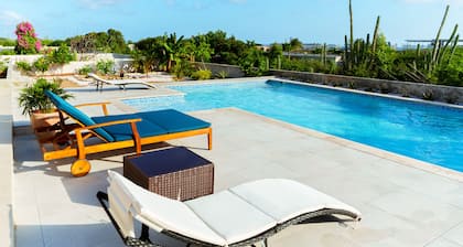 Lovely Villa at Baby Beach Aruba, 2 mins to Beach, Big Pool, perfect for family