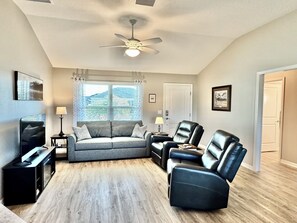 TV connectée, cheminée, espaces bureaux