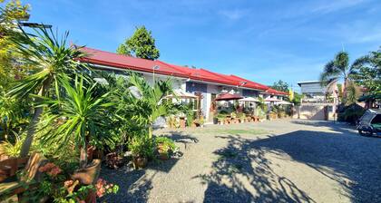 AVE Homes D- 2 BDRMS, Parking, A/C, WiFi, Netflix