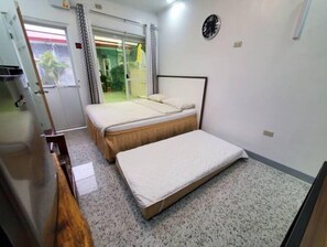 1 bedroom, WiFi - AVE Homes (A4) Deluxe Studio, PRKG, Netflix, Wi-Fi (Rehiyong Ilocos)