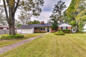 Exterior - Jacksonville Vacation Home w/ Trout River Access (Jacksonville)