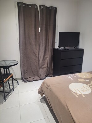 1 bedroom, iron/ironing board, free WiFi - chambre chez l'habitant🏡 (Sainte-Eulalie)