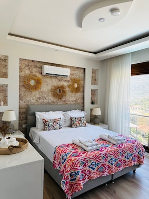 Standard Room, 1 Queen Bed, Pool View | Desk, laptop workspace, bed sheets - Tas Ev Adrasan (Kumluca)