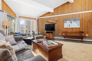 تلفزيون ذكي، مشغل دي في دي، كُتُب