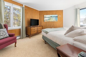 3 bedrooms, free WiFi, bed sheets - BEST VALUE three bedroom in prime Peak 8 location (Breckenridge)
