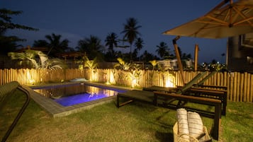 8 piscinas internas