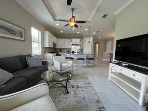 Living area -  Lakefront Home in Rosedale Country Club.  Pet friendly!!! (Bradenton)