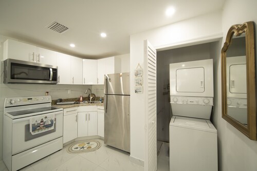 Heated Pool Hangout half mile from Downtown Cape Coral ---NEWLY RENOVATED---