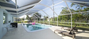 Heated Pool Hangout half mile from Downtown Cape Coral ---NEWLY RENOVATED---