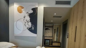 Deluxe Double Room with Balcony and Sea View - Azura Hotel (Ksamil)